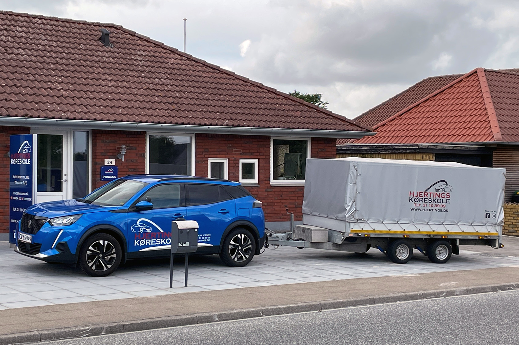 Bil med trailer (ny)